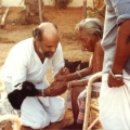 17 govindh mit der mutter mayee ma von kanyakumari